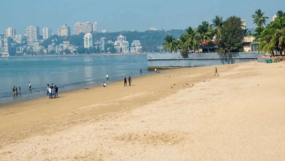 Aksa Beach