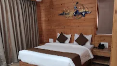 Zuper Deluxz Room