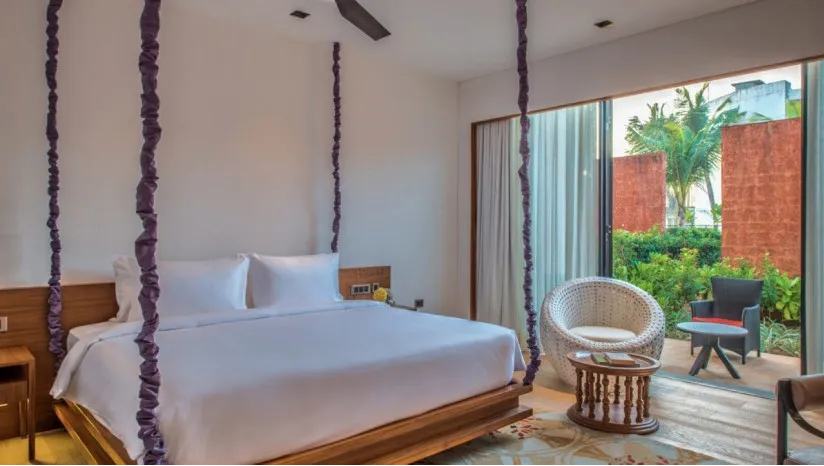 Deluxe Patio King Room
