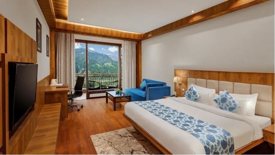  Club Room with Valley View Room