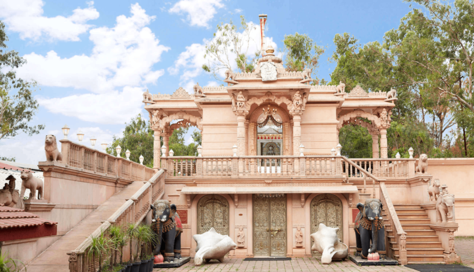 event-venue-Summer Plaza