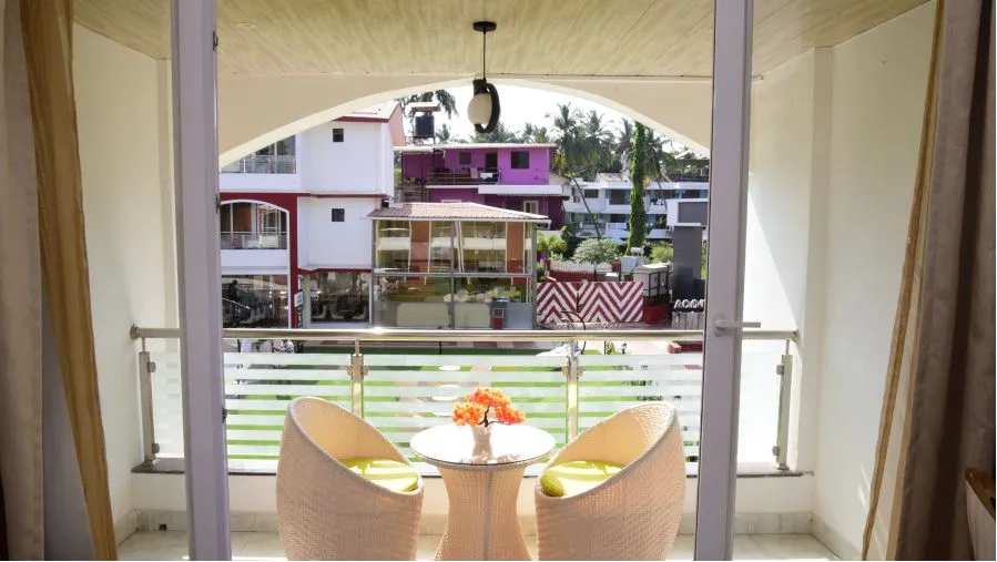 Deluxe Room With Pool View