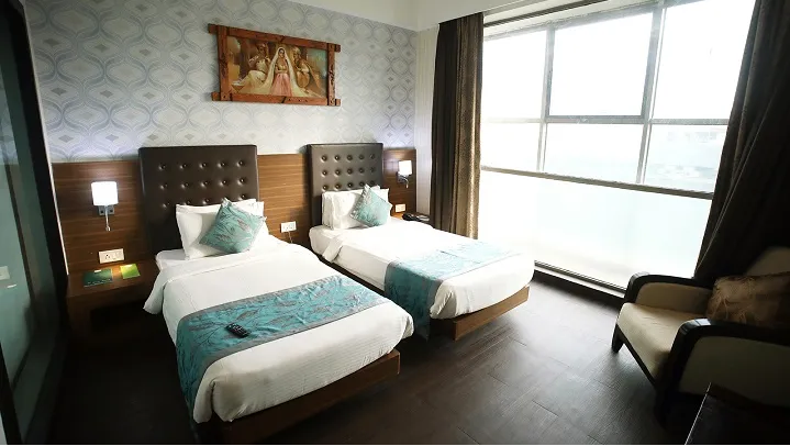 Super Deluxe Twin Bed