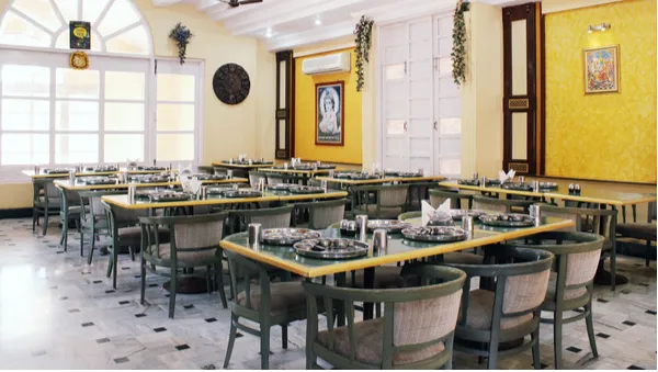 Farm Fresh – A Pure-Veg Restaurant in Matheran