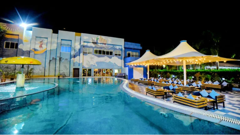 Blue Lagoon - Poolside Restaurant