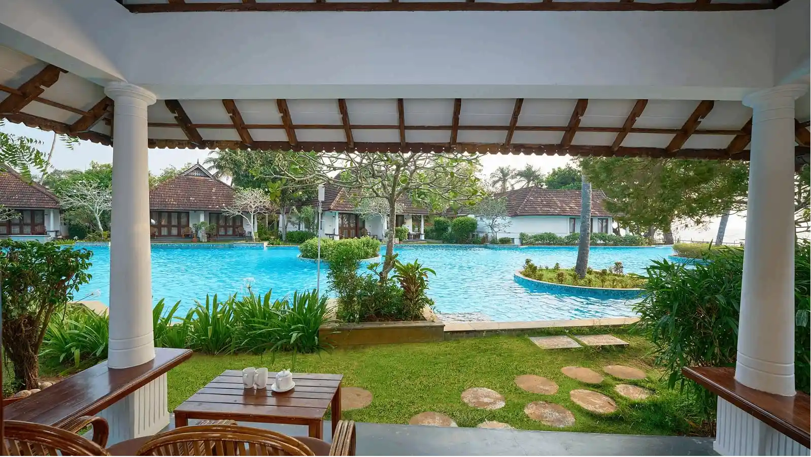 Poolside Villas with Plunge Pool