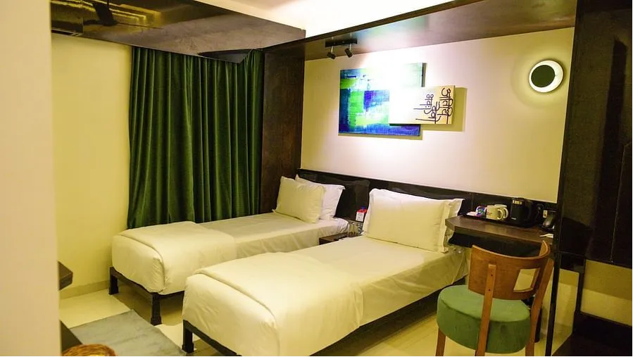 Superior Twin/Queen Room