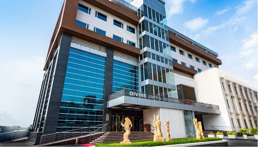 Divine Clarks Inn Suites — main image