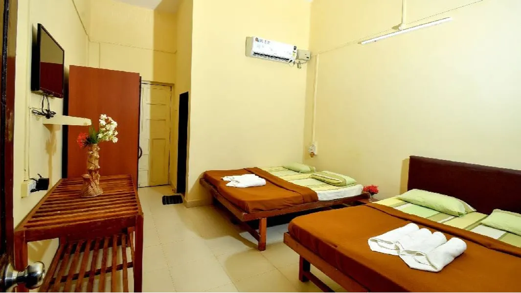 Non AC Deluxe Double Bed Room