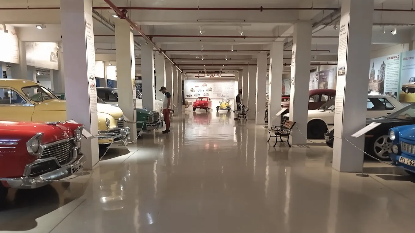 Gedee Car Museum