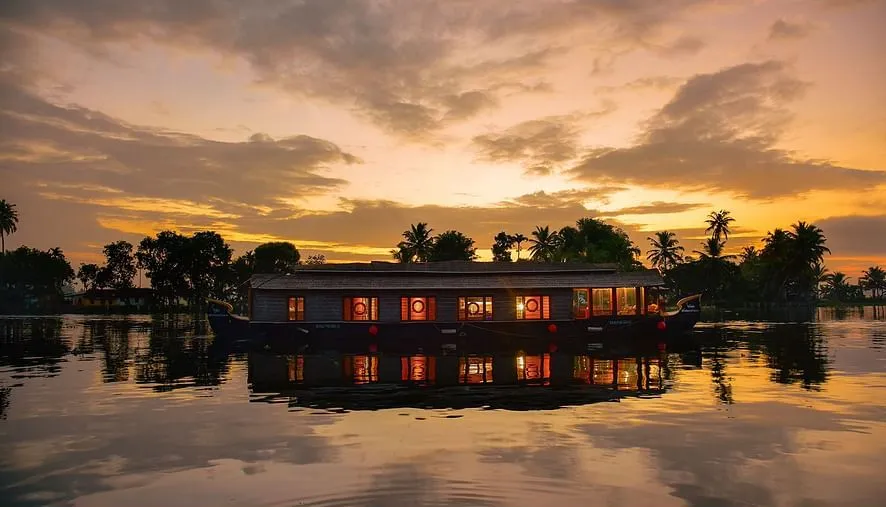 event-venue-Abad Cruise on the Lake, Kumarakom