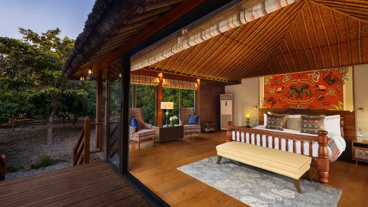 SeleQtions Villa With King Bed