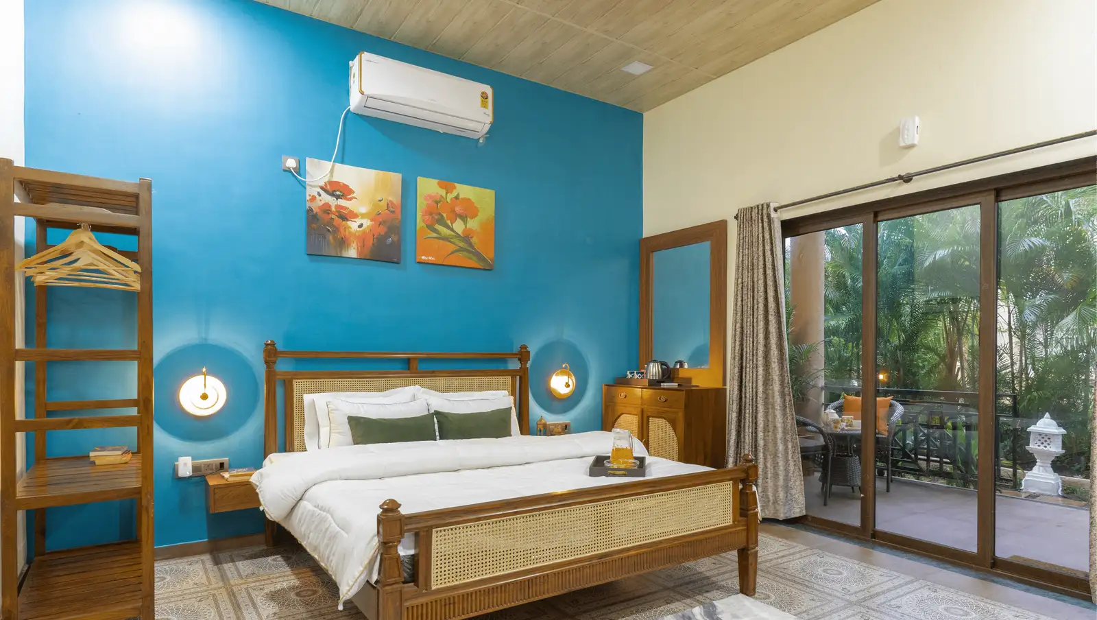 Mysa Suites S (Upper Level)