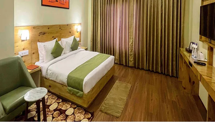 Crown Deluxe with Balcony