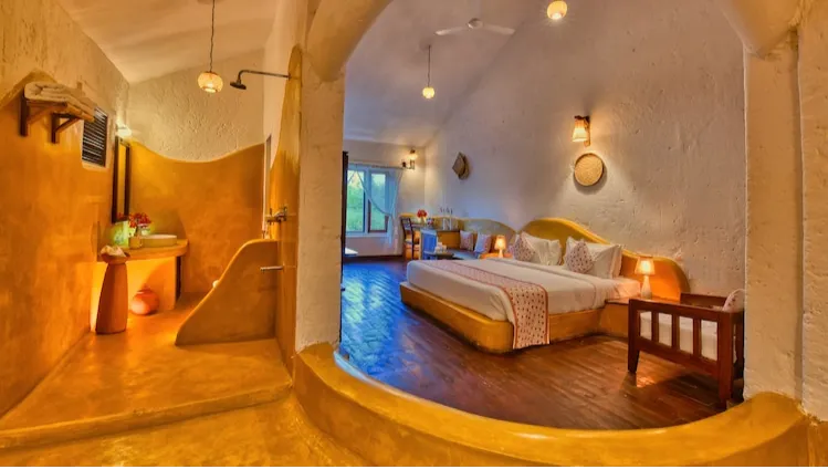 Neer with Indoor Pool