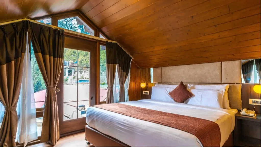 ATTIC ROOM WITH BALCONY