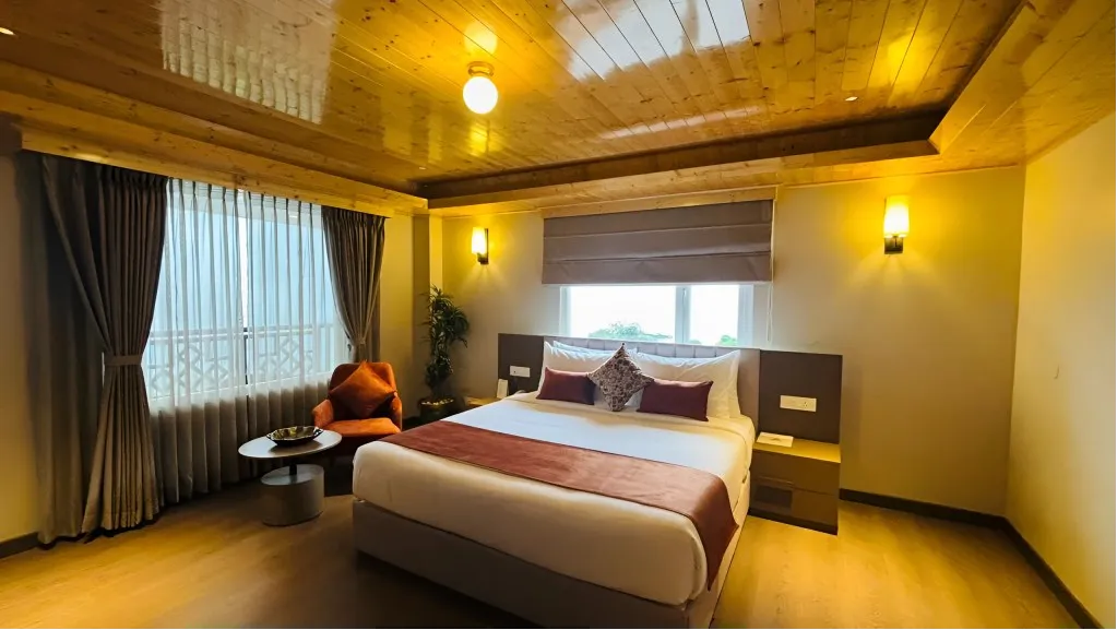 LUXURY VIEW ROOM WITH BALCONY