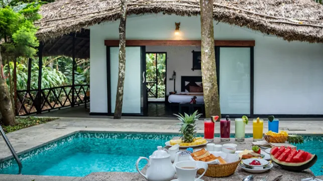 Villa with temperature controlled pool