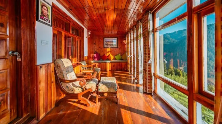 Cottage Room with Mountain View