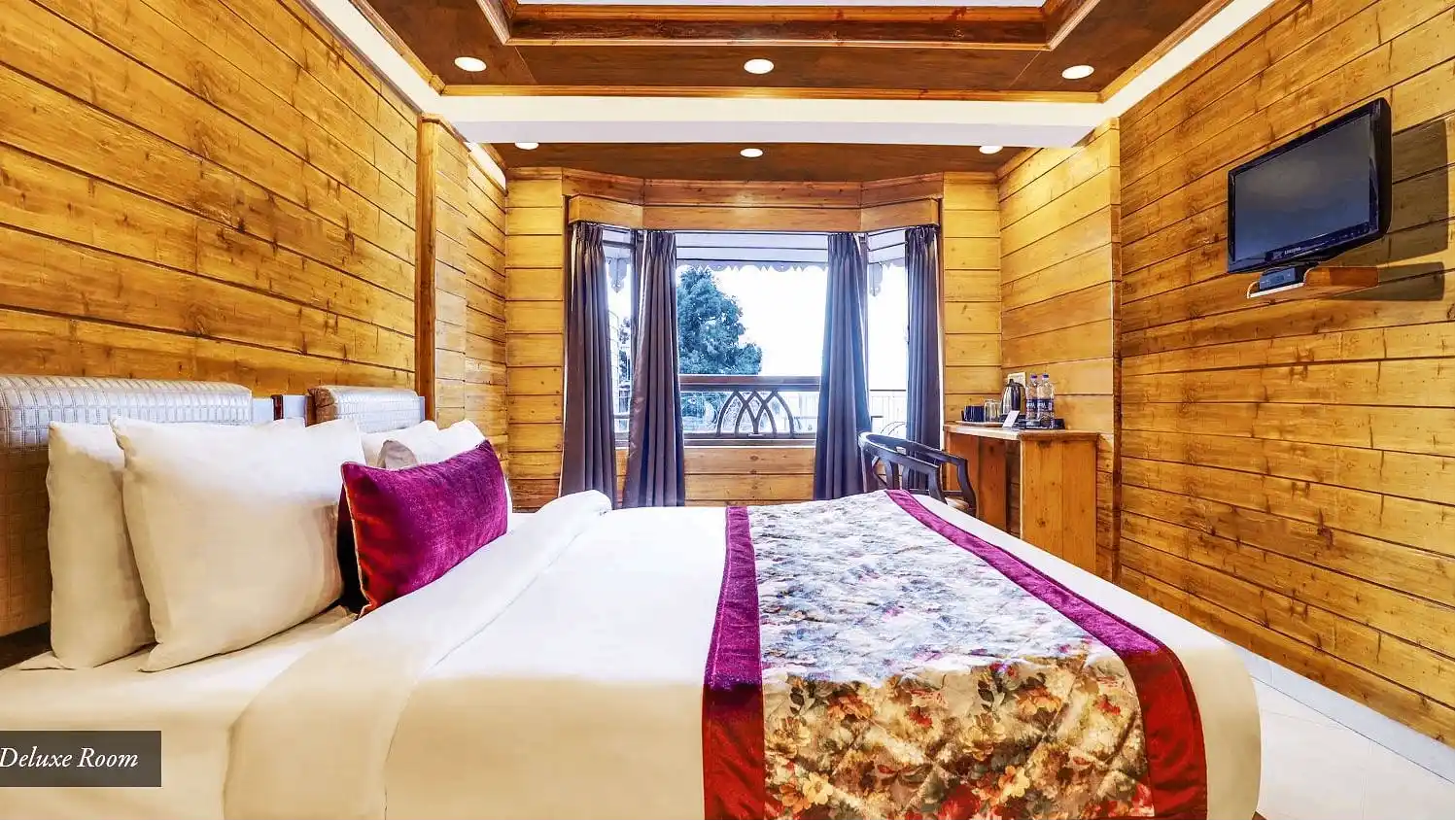 DELUXE KANCHENJUNGA VIEW ROOM WITH BALCONY
