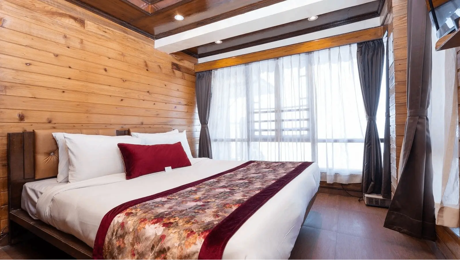 CHALET KANCHENJUNGA VIEW WITH FIREPLACE & BALCONY