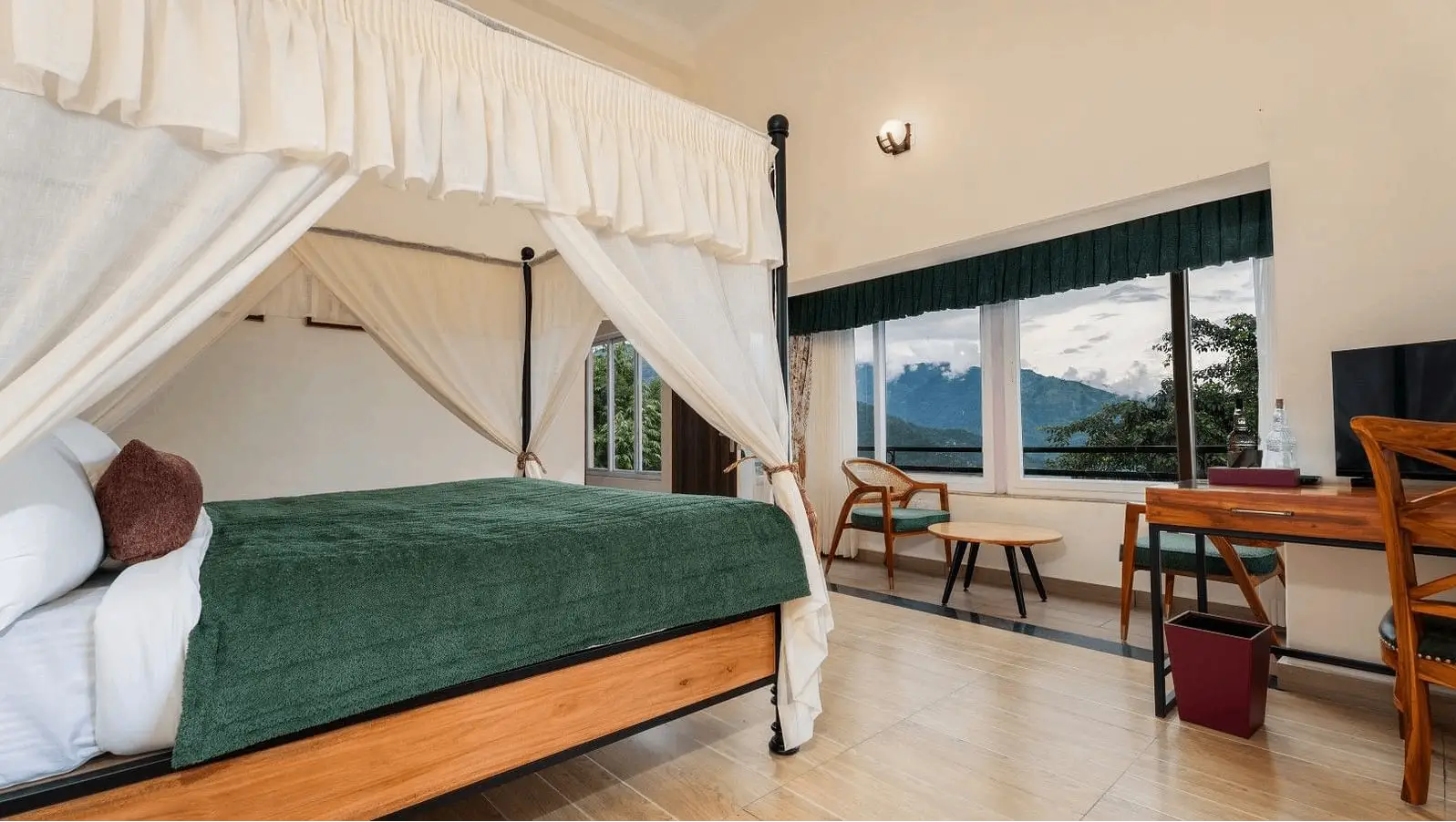 PREMIUM SUITE WITH BALCONY