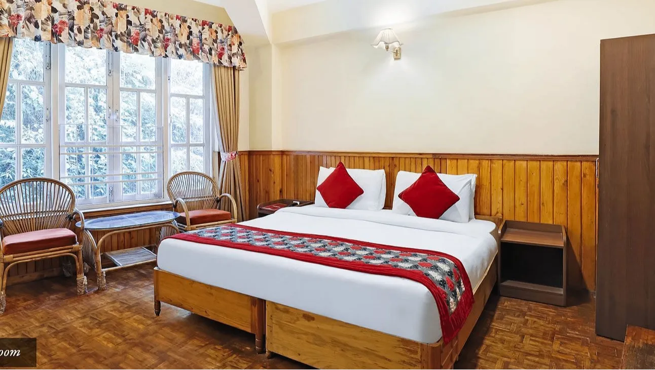 DELUXE ROOM