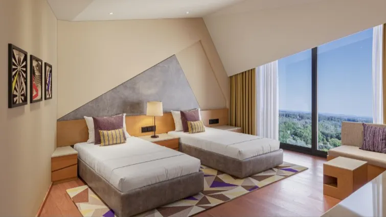 Deluxe Room Airport View Twin Bed