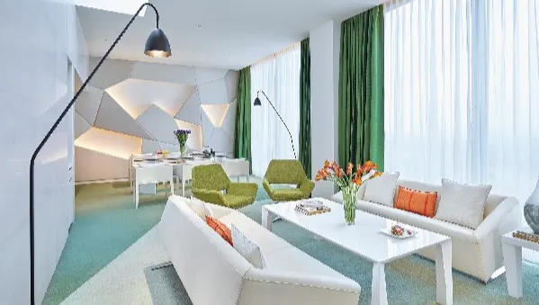 Vivanta Suite 2 Bedrooms Airport View King Bed