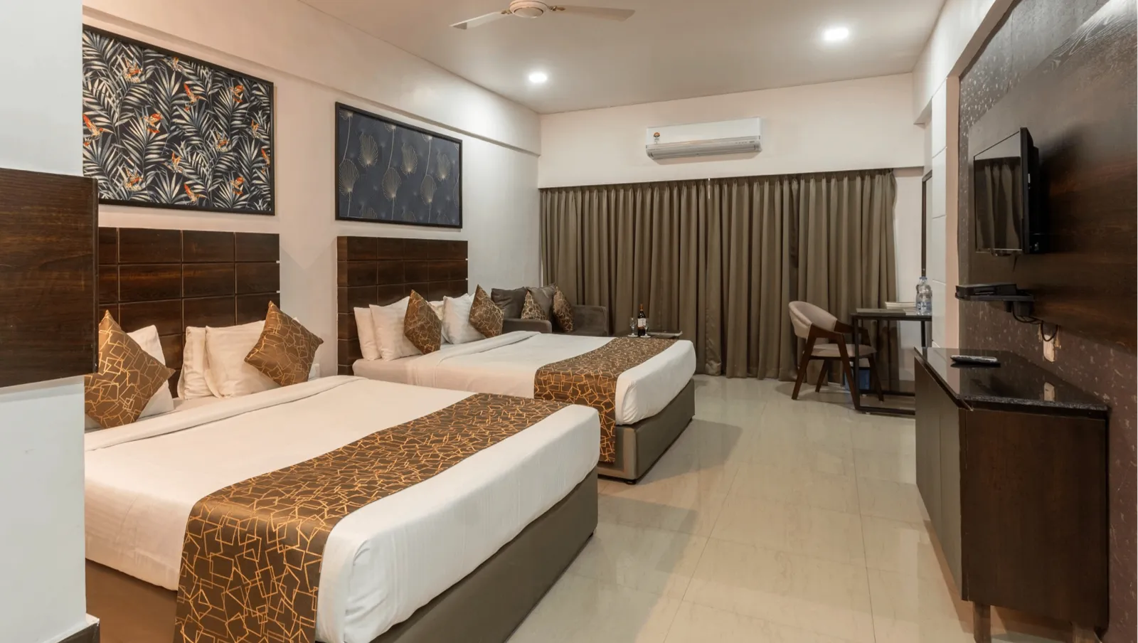 Executive Family Room