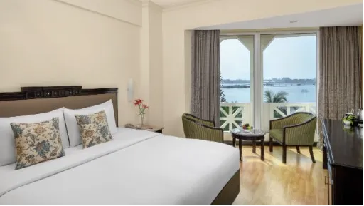 Executive Sea View Room King Bed