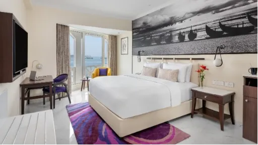 Premium Sunset View Room King Bed