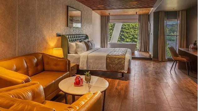 Water Fall View Presidential Suite With Balcony