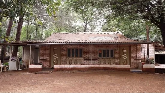 Non-AC Dormitory (20 Beds)