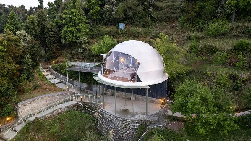 DOME WITH A PRIVATE DECK