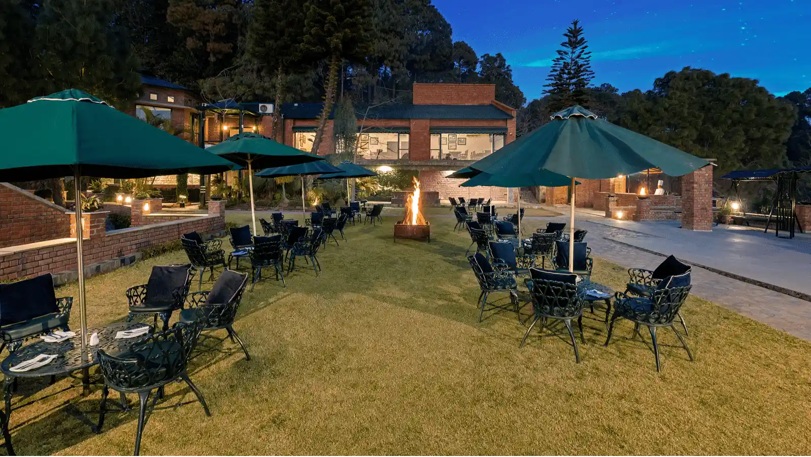 Live Bar-be-cue every weekend