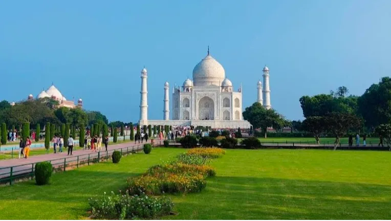  Taj Mahal