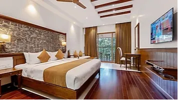 Whispering Woods With Balcony