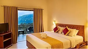 Mountain View room with Pvt balcony