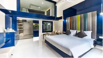 Grande Duplex with Balcony