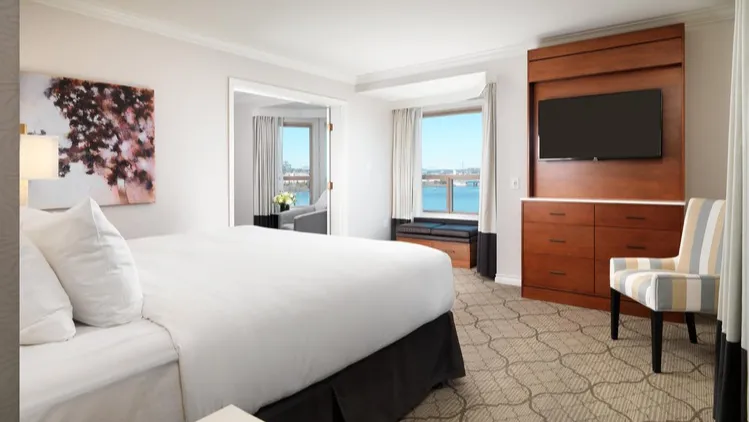 Signature Harbour View Suite