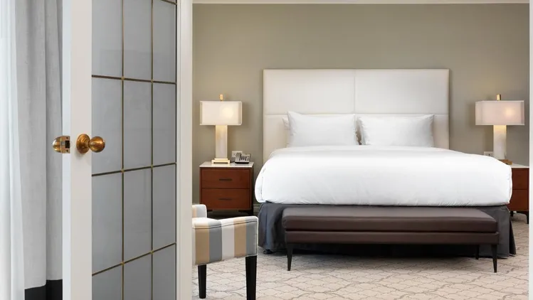 Signature Victoria Suite