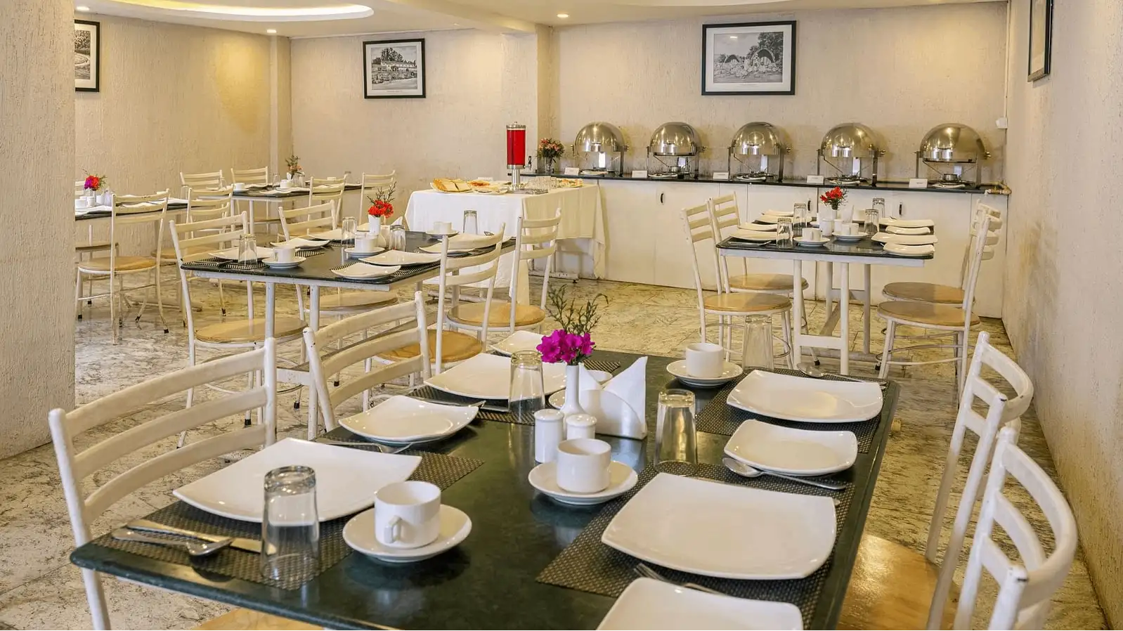 In-house Restaurant Takai in Ooty