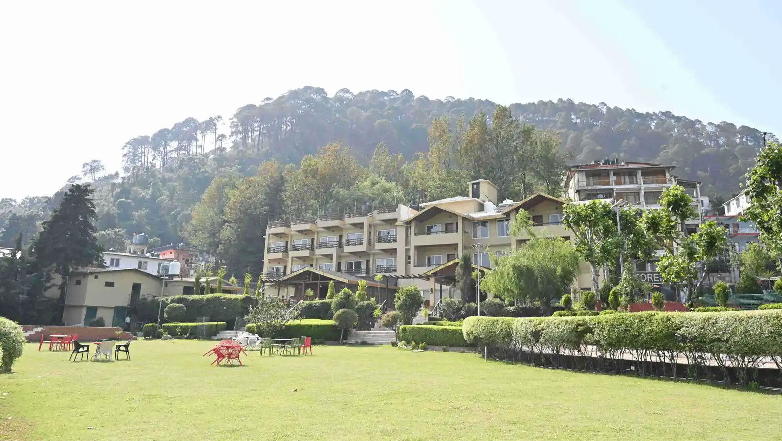 Foxoso Misty Oaks Resort