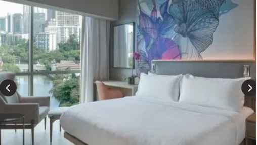  Grand Club Waterfront King