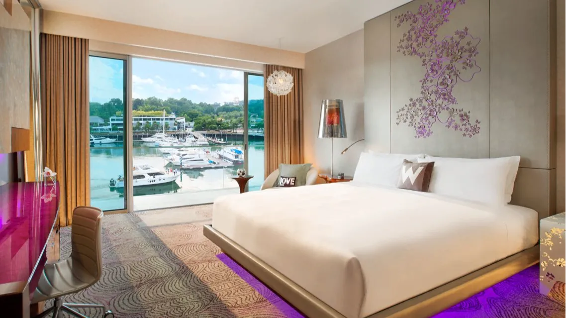 Guest room, 1 King Super, Marina view, Balcony