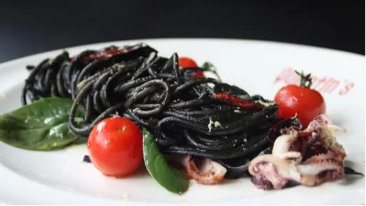  Quentin’s Bar & Restaurant