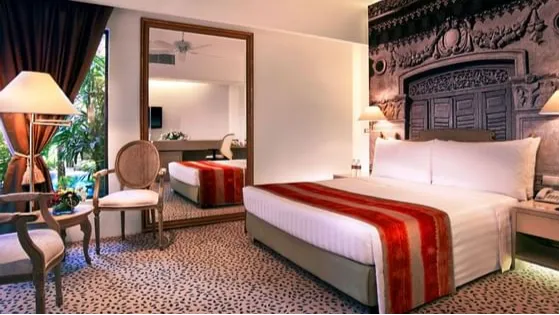 Deluxe Poolside Room