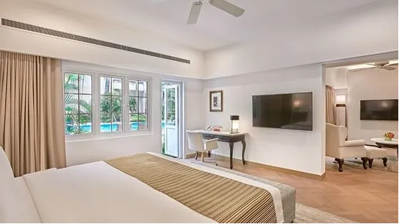 Deluxe Poolside Suite