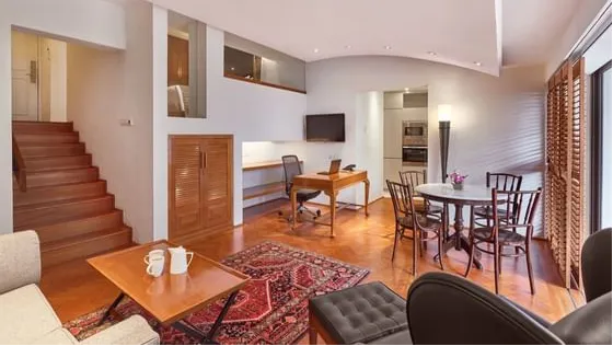 Parklane Split Level Studio Suite